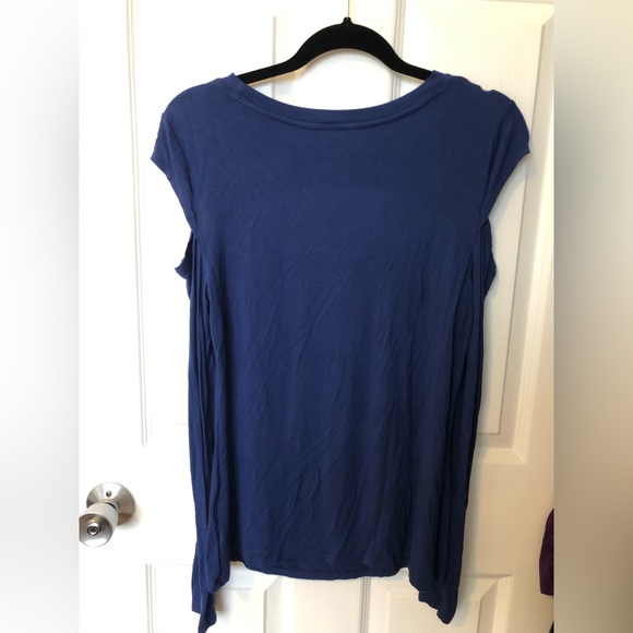 L Rock & Republic Blue Cold Shoulder Peekaboo Top - Picture 7 of 7